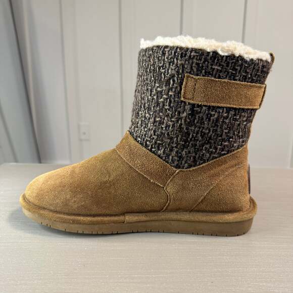 BEARPAW Women's Avery Tan Suede and Knit Wool Blend Winter Ankle Boots - Picture 8 of 12